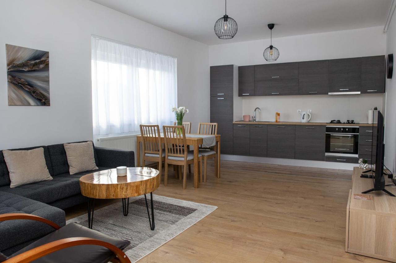 Apartman Ena 别洛瓦尔 外观 照片